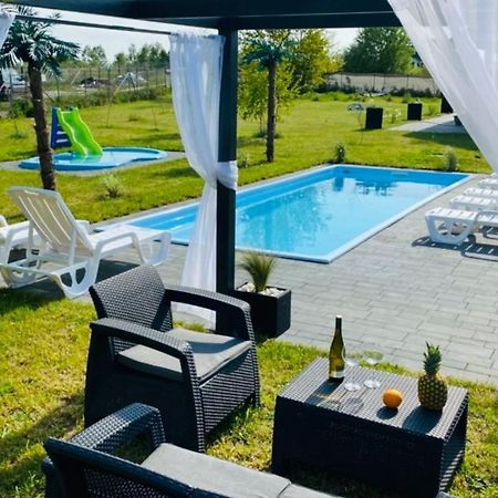 Domki Black Pearl Mielno Basen Sauna Jacuzzi Екстер'єр фото
