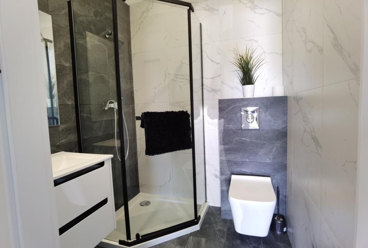 Domki Black Pearl Mielno Basen Sauna Jacuzzi Екстер'єр фото
